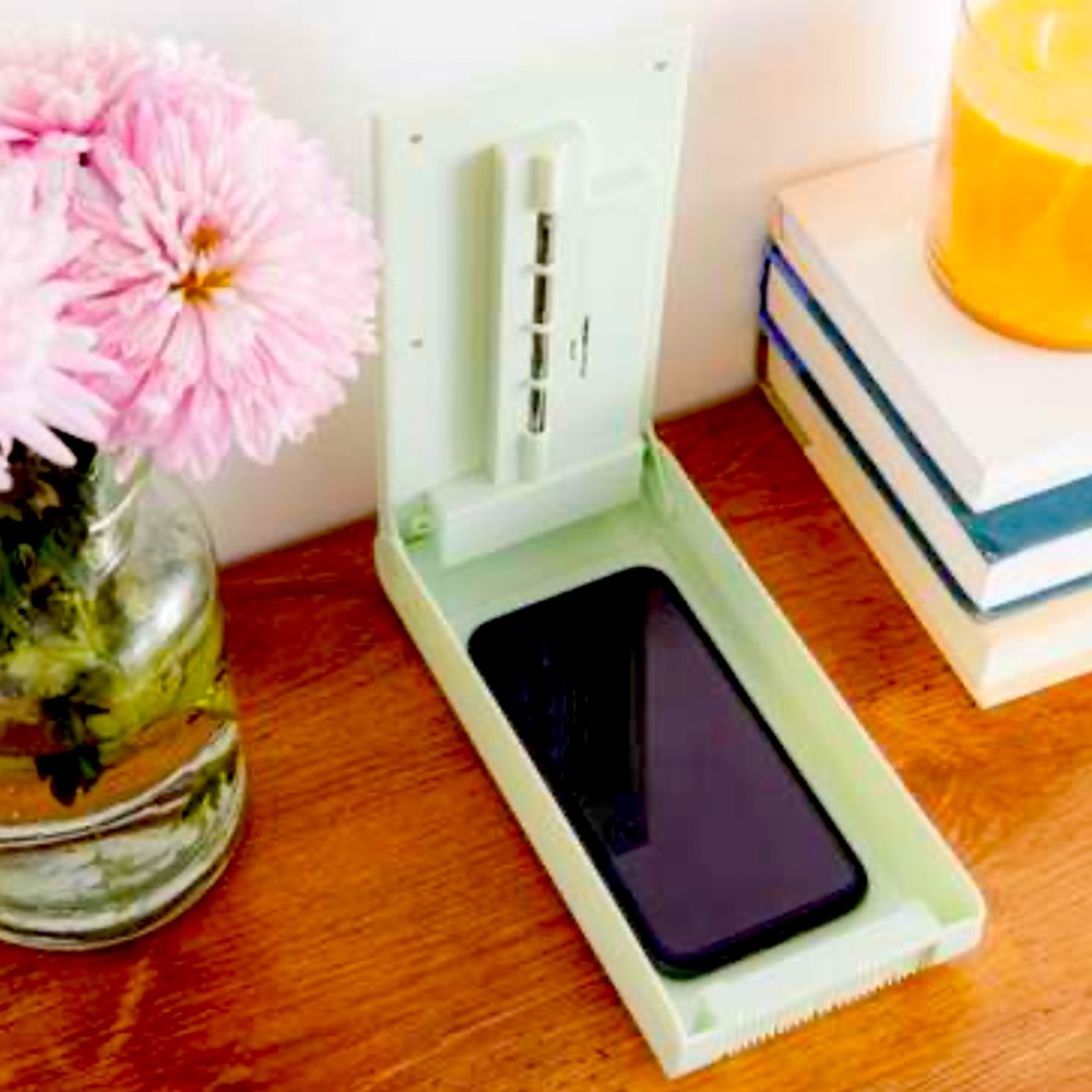 NEW TECH CANDY Clean Slate™ UV Sanitizing Bed